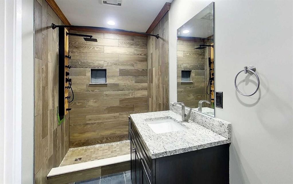 55502 Range Road 152, Rural Yellowhead County, AB - Indoor Photo Showing Bathroom
