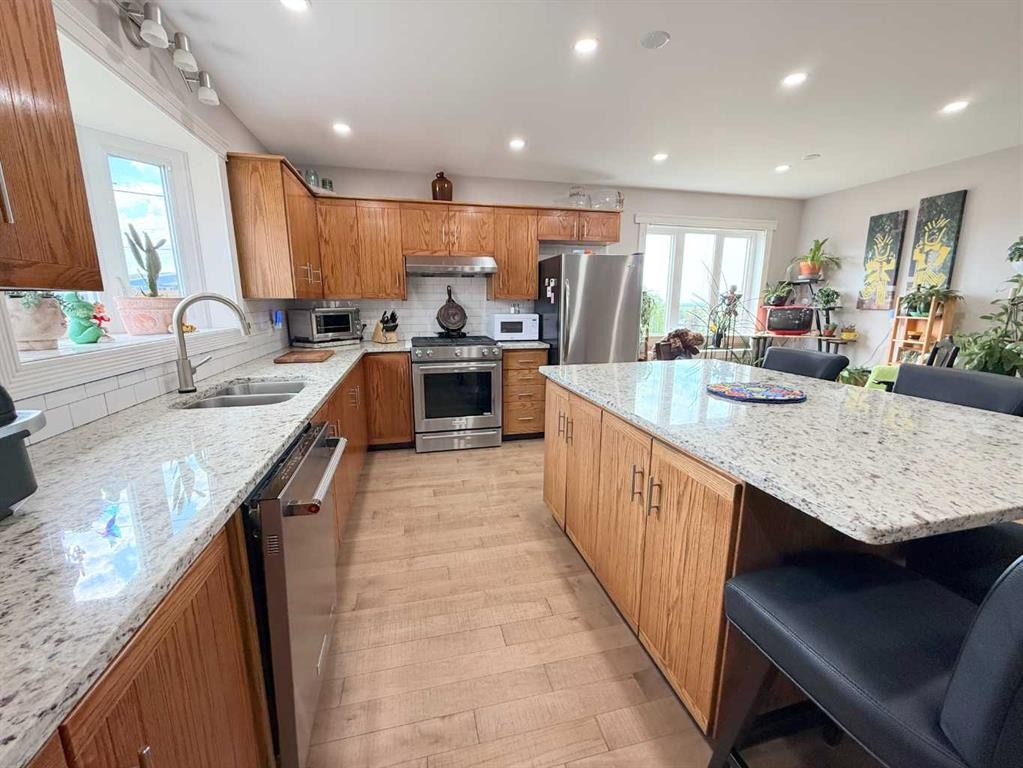 5301 Birch Crescent, Boyle, AB - Indoor Photo Showing Kitchen With Double Sink With Upgraded Kitchen