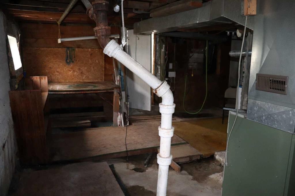 4618 6 Avenue, Edson, AB - Indoor Photo Showing Basement