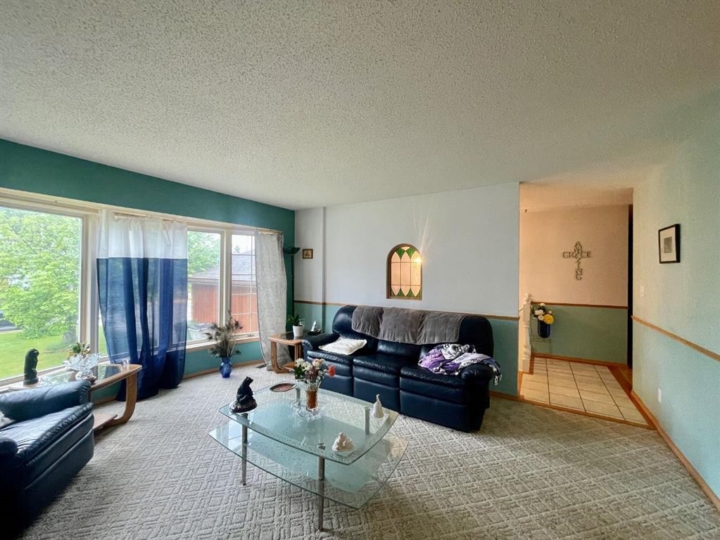 5909 11 Avenue, Edson, AB