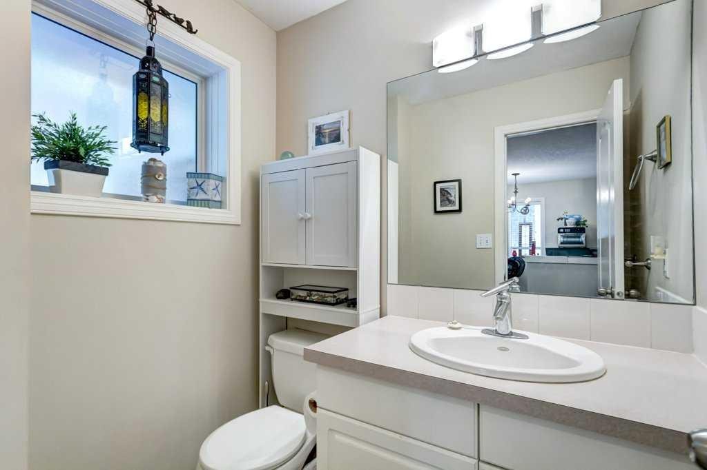 8-125 Cave Avenue, Banff, AB