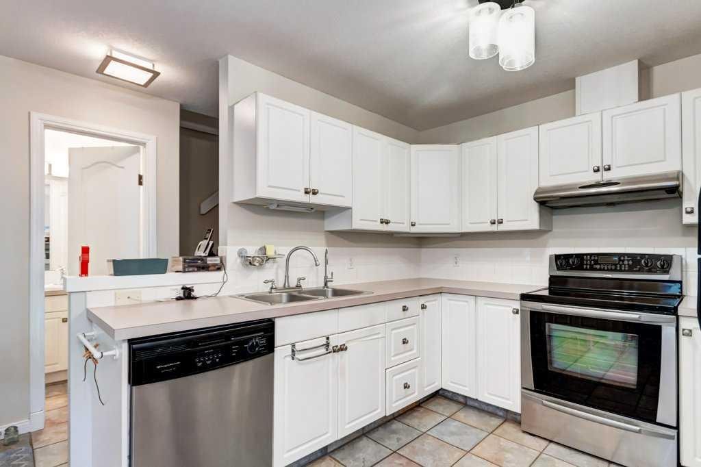 8-125 Cave Avenue, Banff, AB