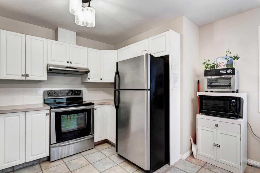 8-125 Cave Avenue, Banff, AB