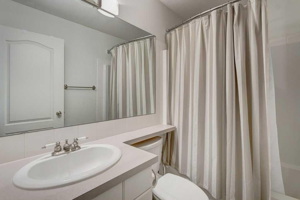 8-125 Cave Avenue, Banff, AB