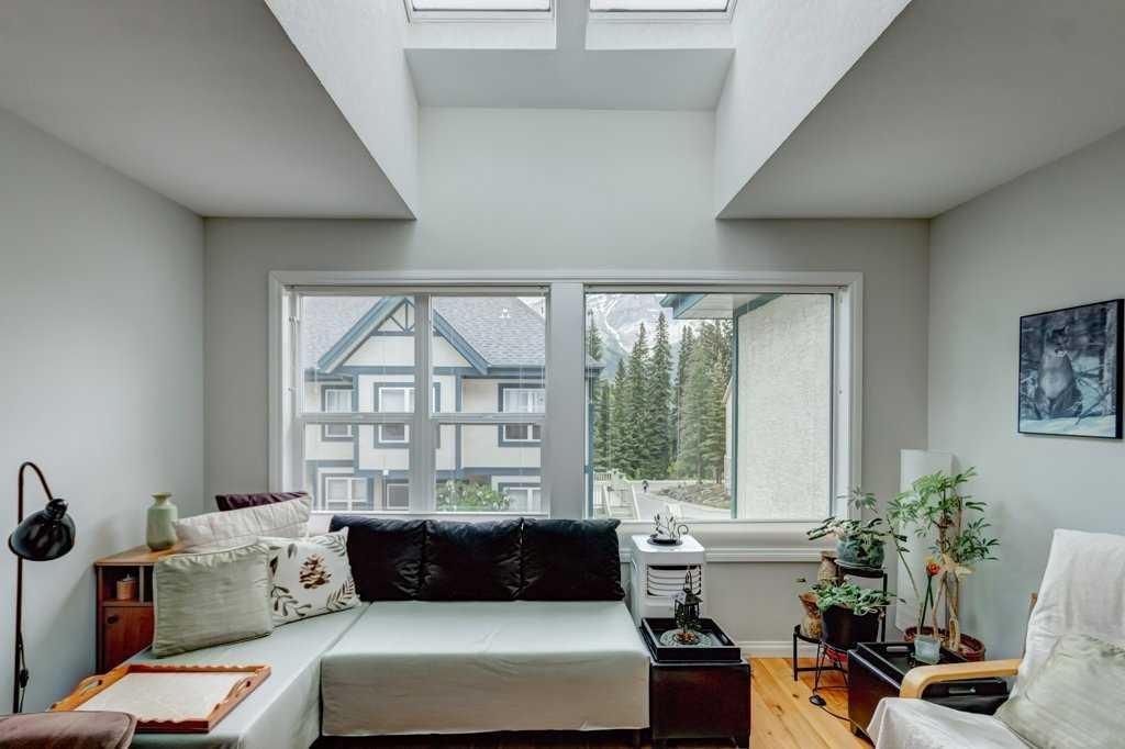 8-125 Cave Avenue, Banff, AB