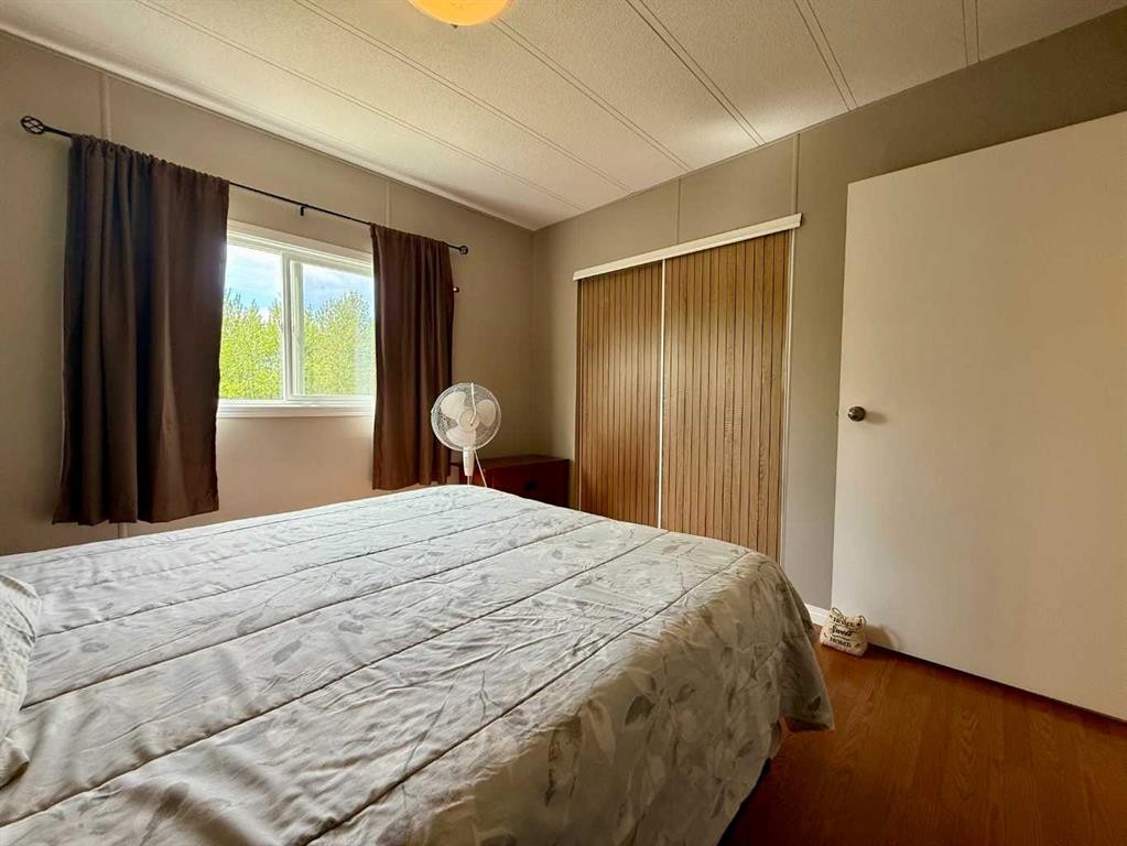 19 Sunset Crescent, Swan Hills, AB - Indoor Photo Showing Bedroom