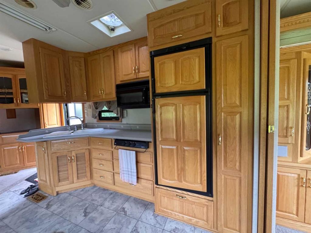 681046 Range 193 Road, Athabasca, AB - Indoor Photo Showing Kitchen