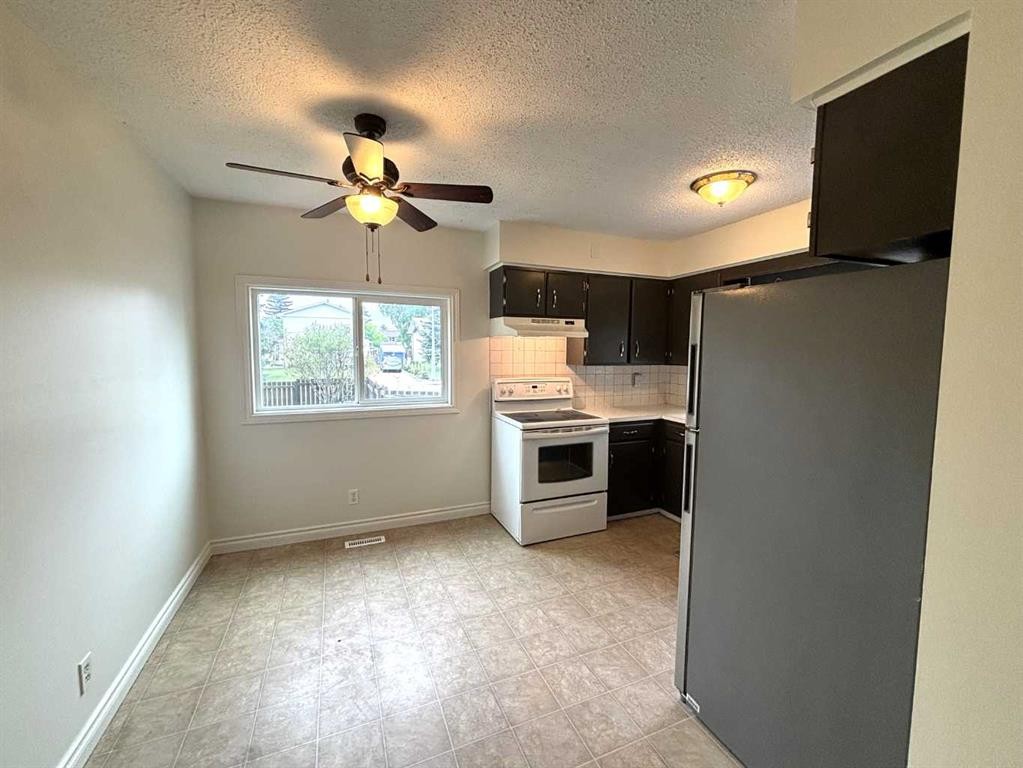 45A Kallbom Crescent, Whitecourt, AB - Indoor Photo Showing Kitchen