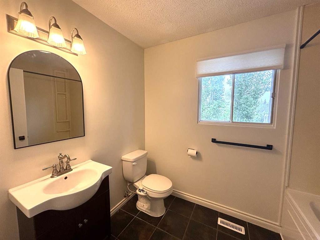 45A Kallbom Crescent, Whitecourt, AB - Indoor Photo Showing Bathroom