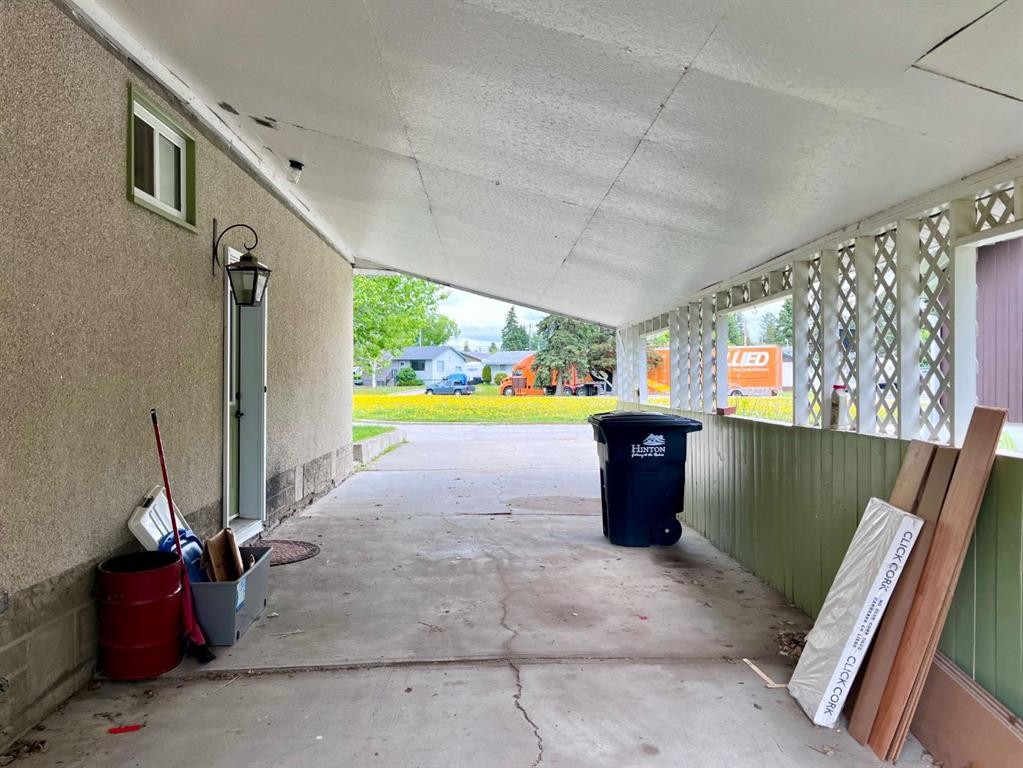 115 Poboktan Road, Hinton, AB