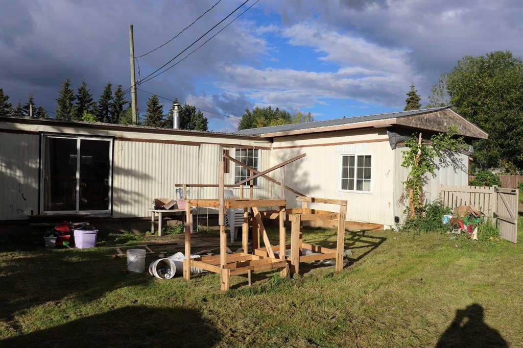 74-810 56 Street, Edson, AB