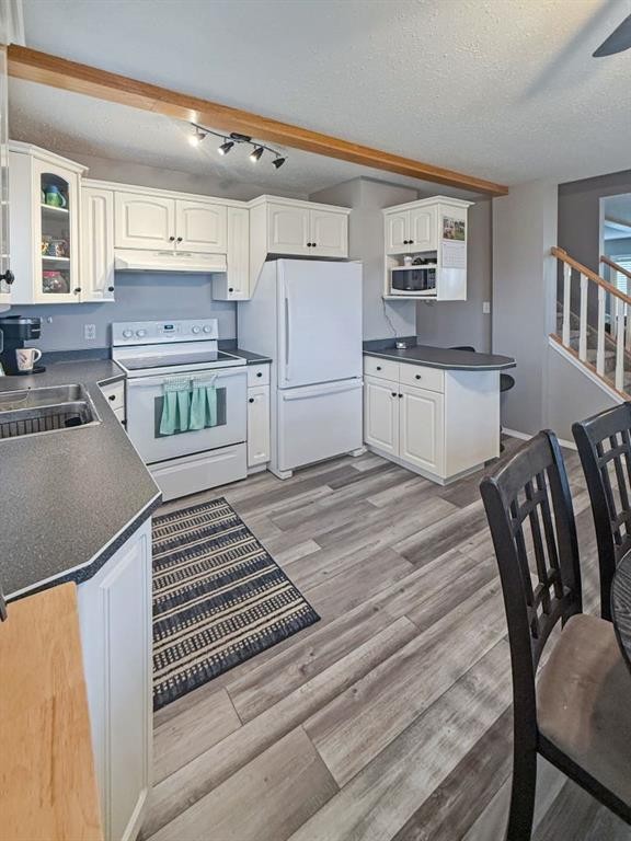 4305 47 Ave, Mayerthorpe, AB