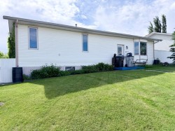4713 43 Street Mayerthorpe, AB T0E 1N0