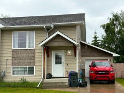 832 10 Ave Slave Lake, AB T0G 2A4