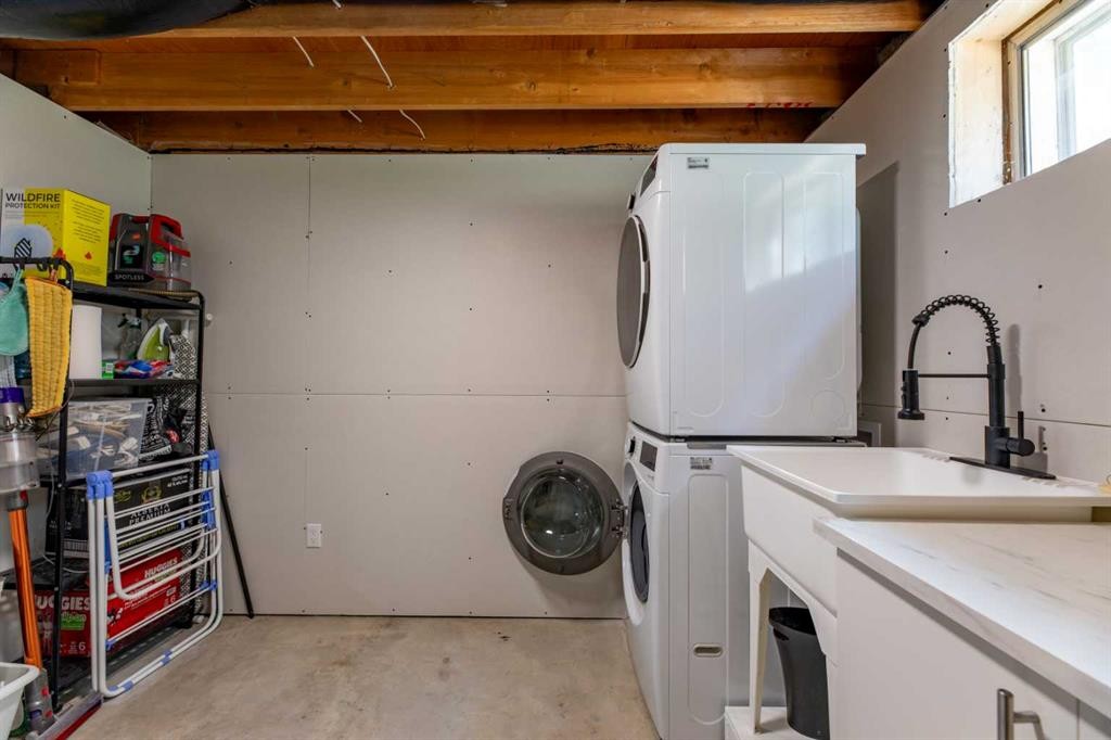 153 Alder Drive, Hinton, AB
