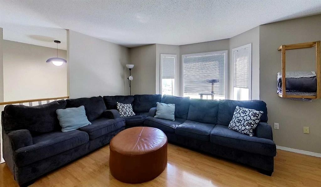 5804 12 Ave, Edson, AB