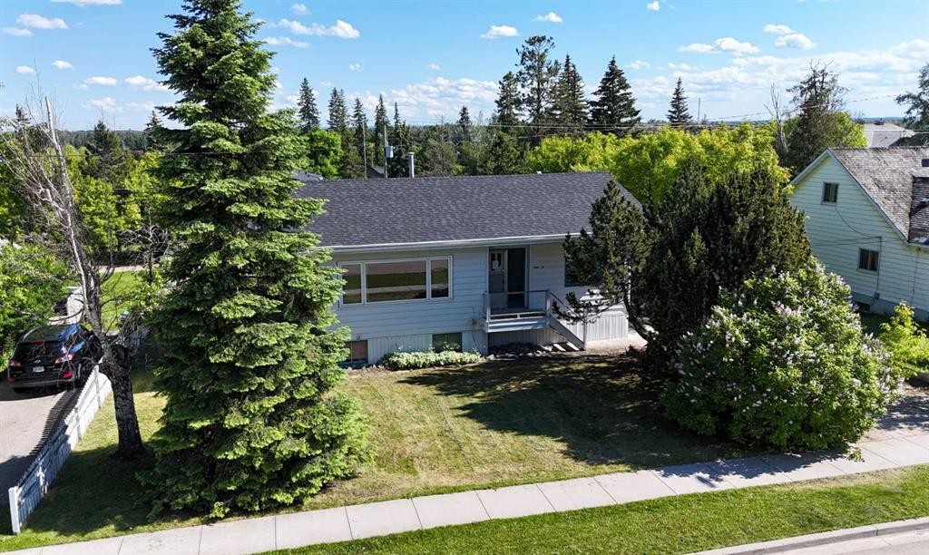 4711 5 Avenue, Edson, AB