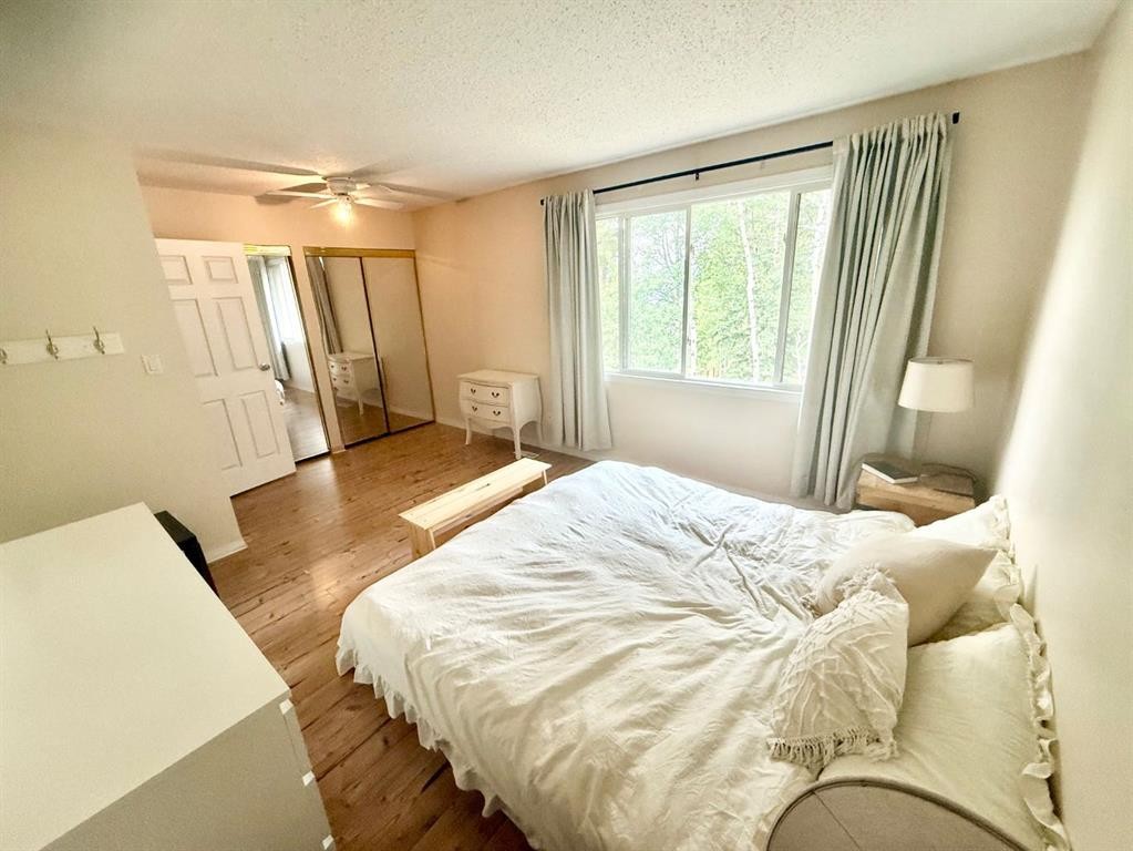318-457 Collinge Road, Hinton, AB - Indoor Photo Showing Bedroom