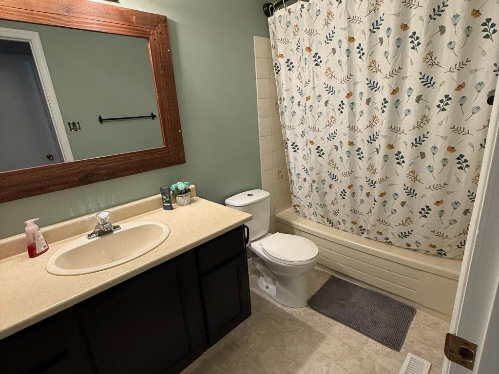8 Harolds Hollow, Whitecourt, AB - Indoor Photo Showing Bathroom