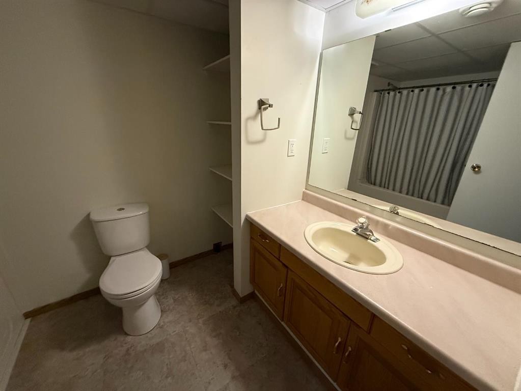 8 Harolds Hollow, Whitecourt, AB - Indoor Photo Showing Bathroom
