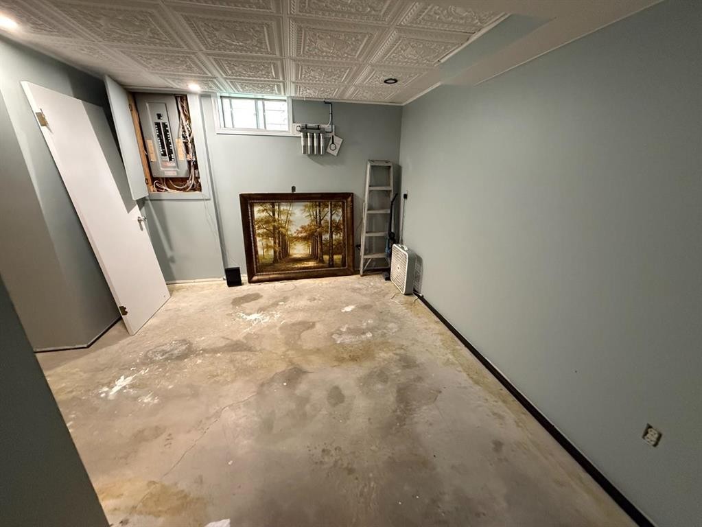 8 Harolds Hollow, Whitecourt, AB - Indoor Photo Showing Basement