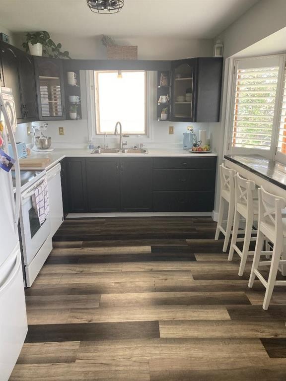 8 Harolds Hollow, Whitecourt, AB - Indoor Photo Showing Kitchen With Double Sink