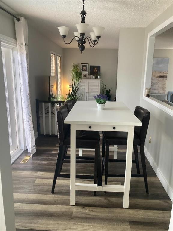 8 Harolds Hollow, Whitecourt, AB - Indoor Photo Showing Dining Room