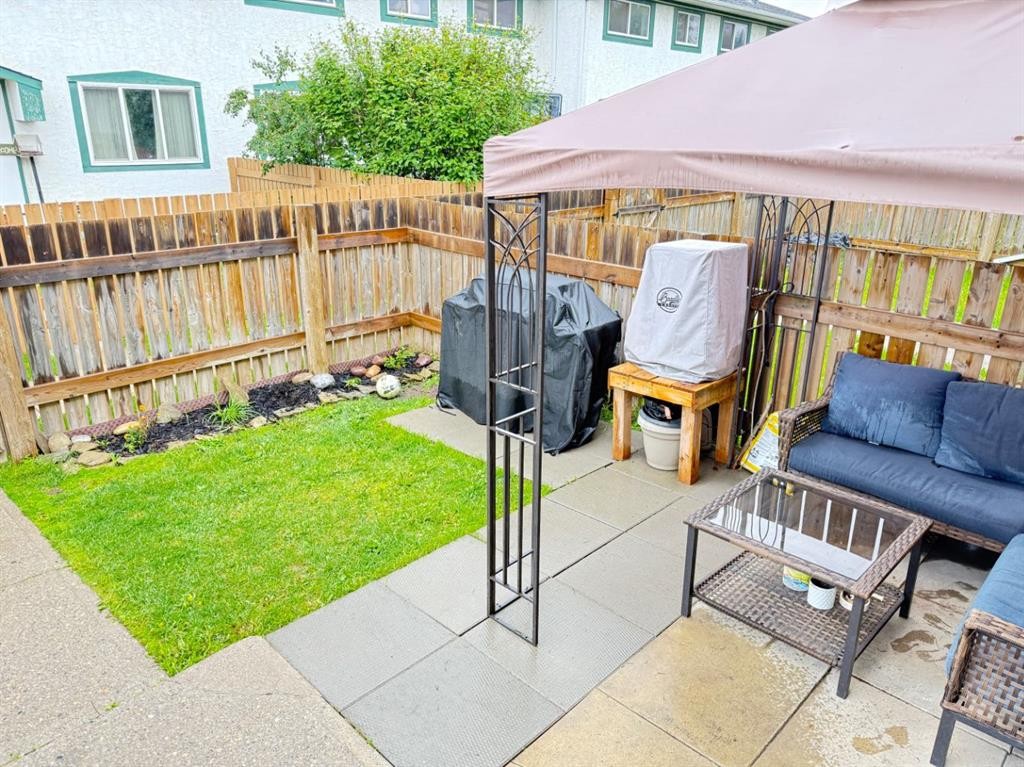 21-110 Tamarack Avenue, Hinton, AB