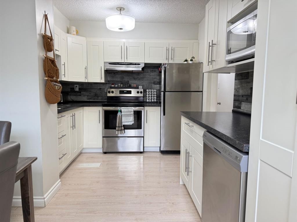 21-110 Tamarack Avenue, Hinton, AB