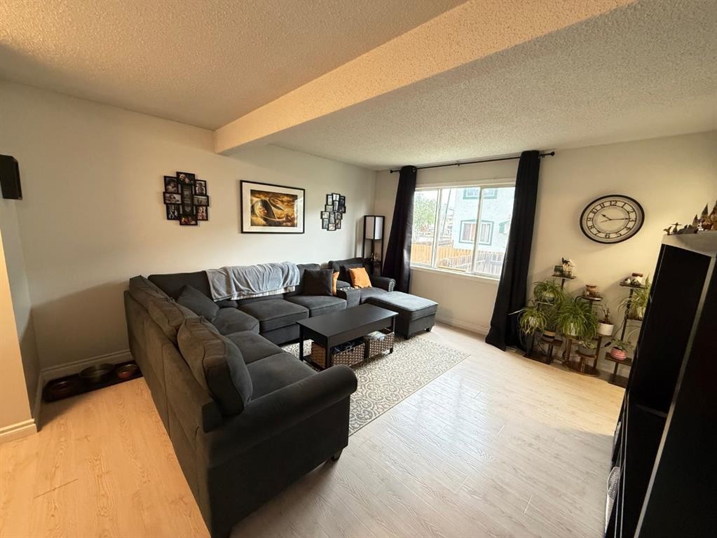 21-110 Tamarack Avenue, Hinton, AB