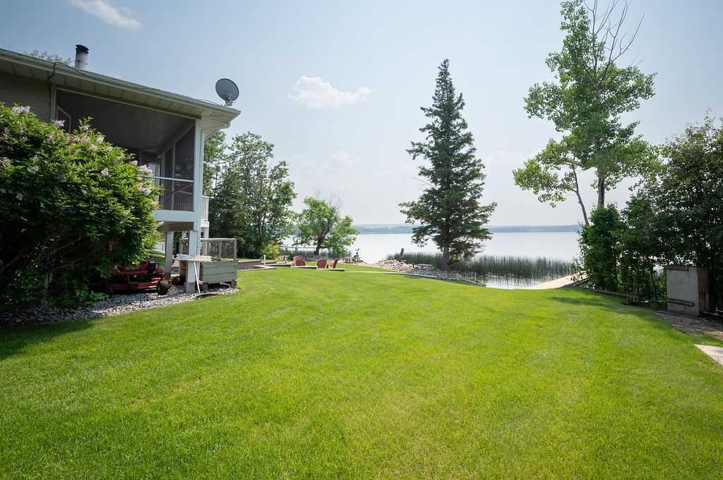 412 Willow Drive, Sunset Beach, AB