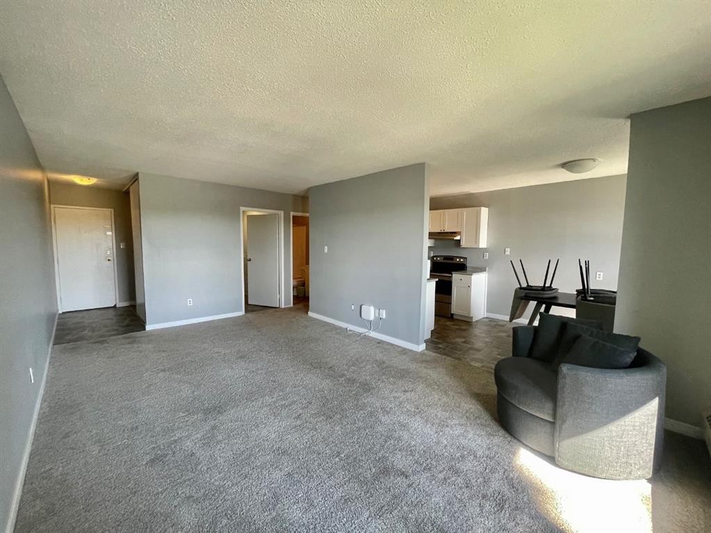 306B-5611 9 Avenue, Edson, AB - Indoor