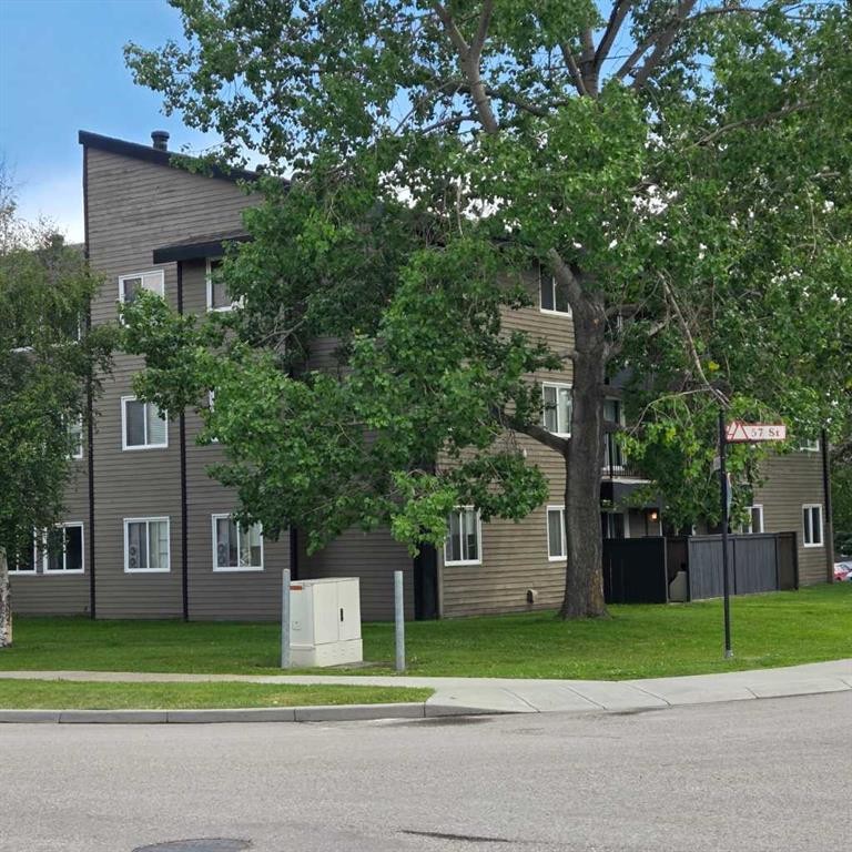 316A-5611 10 Avenue, Edson, AB