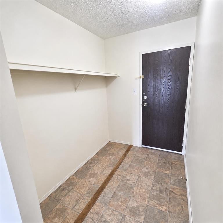 316A-5611 10 Avenue, Edson, AB