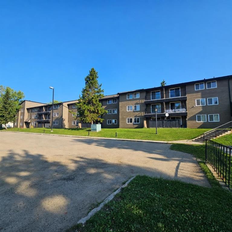 316A-5611 10 Avenue, Edson, AB