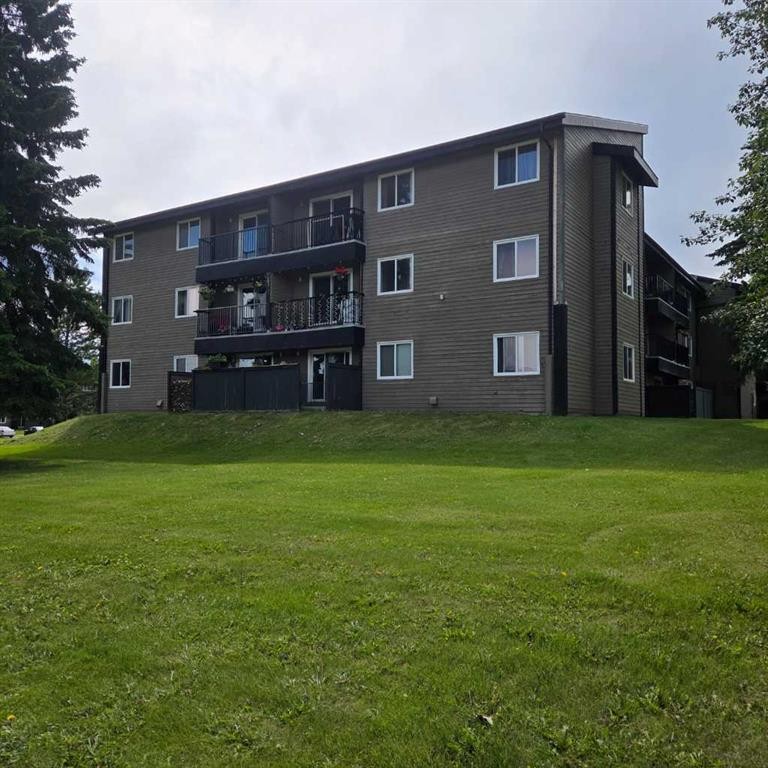 316A-5611 10 Avenue, Edson, AB