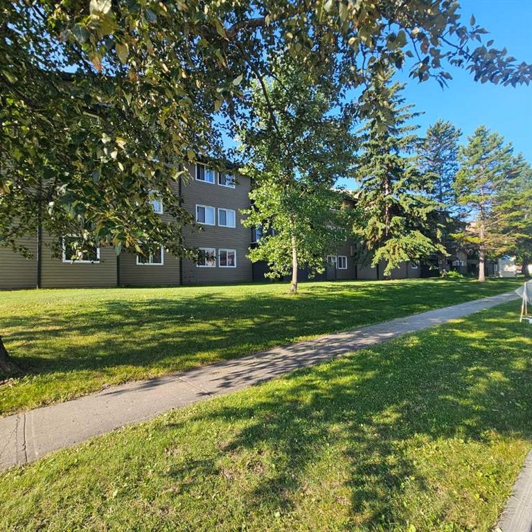 316A-5611 10 Avenue, Edson, AB