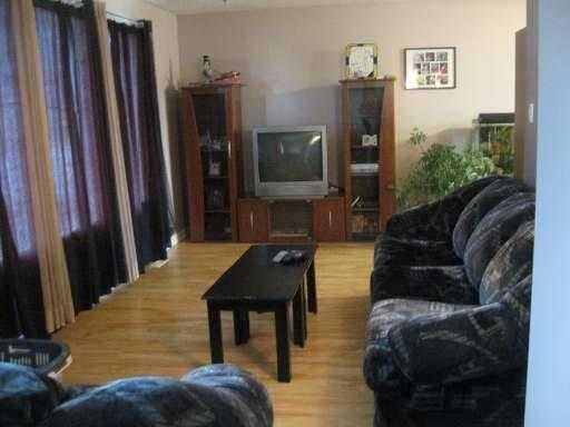 813 7 A Street, Fox Creek, AB