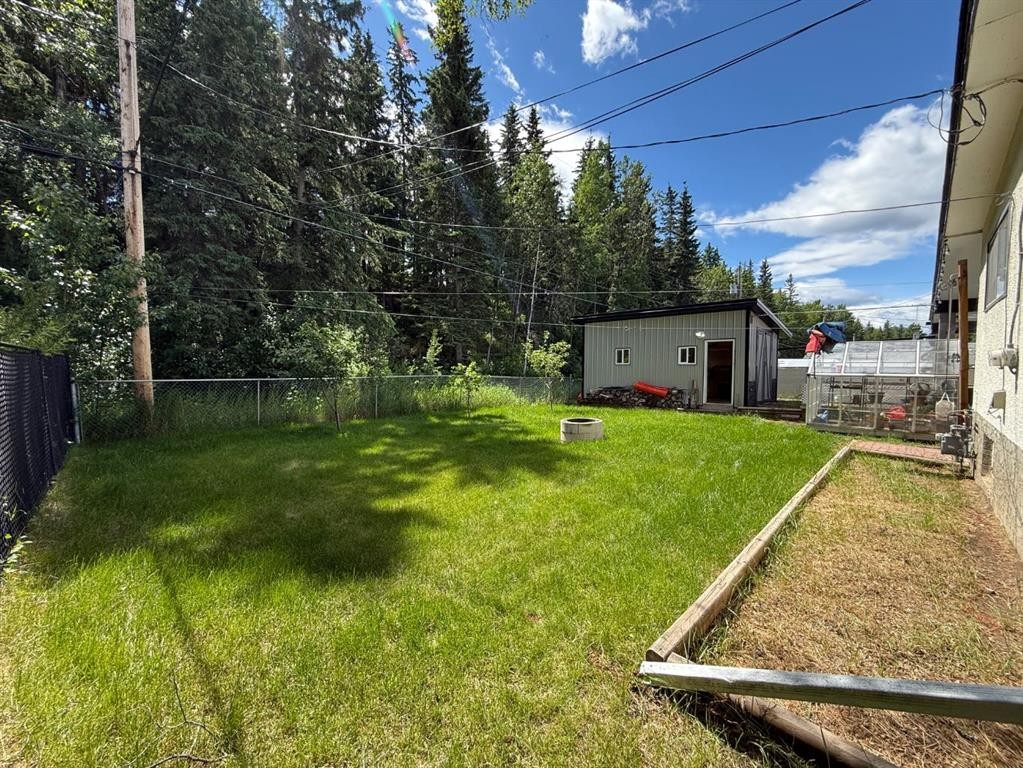 132 Sunwapta Drive, Hinton, AB - Outdoor