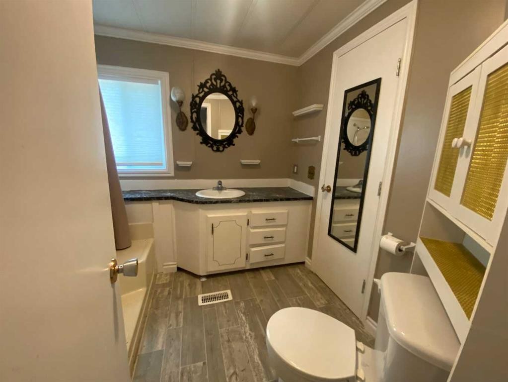 70-810 56 Street, Edson, AB