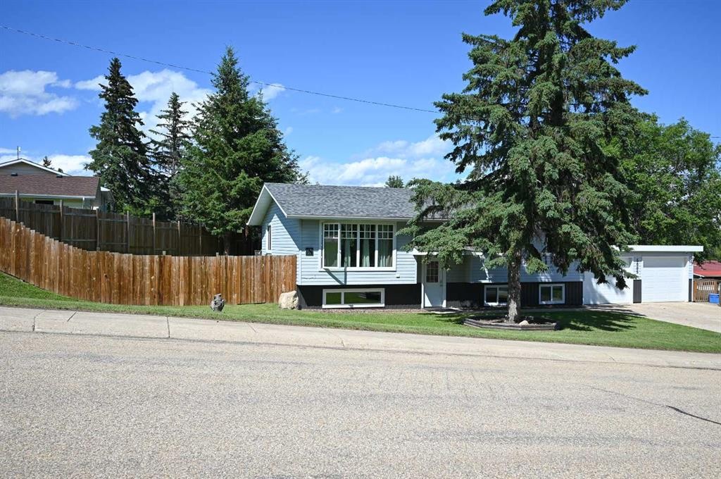 5005 44 Avenue, Athabasca, AB