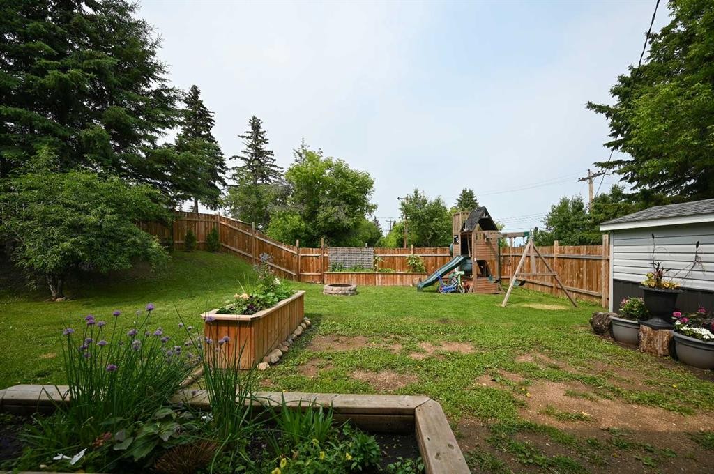 5005 44 Avenue, Athabasca, AB