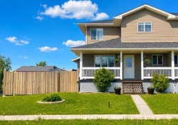 132 MAURER Drive Hinton, AB T7V 2C8