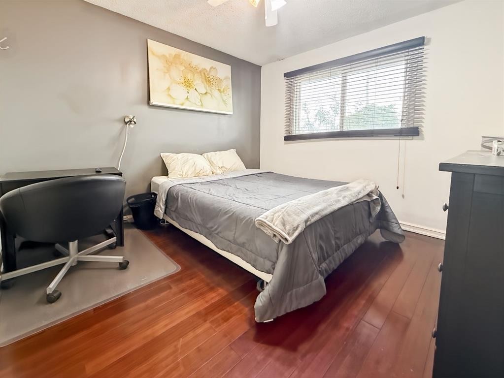 25 Wedow Drive, Whitecourt, AB - Indoor Photo Showing Bedroom