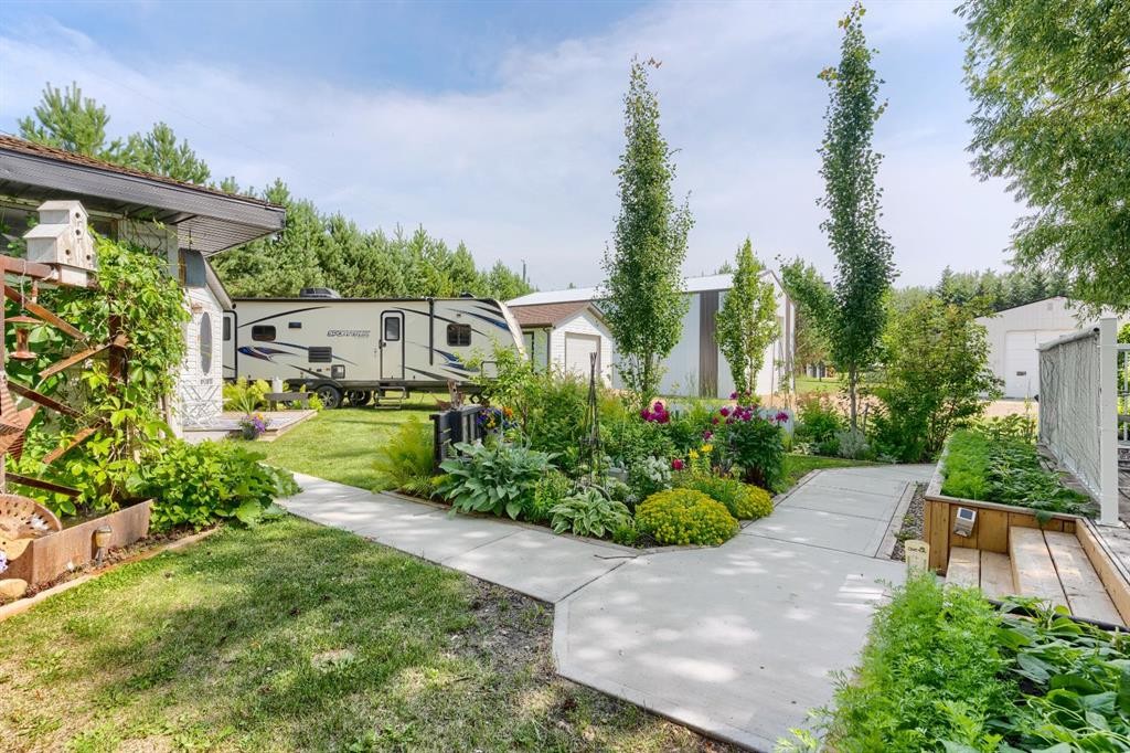 816 Baptiste Drive, West Baptiste, AB - Outdoor