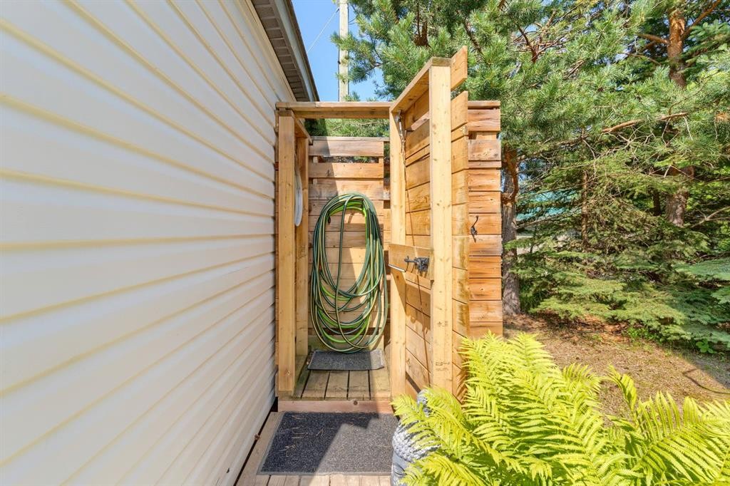 816 Baptiste Drive, West Baptiste, AB - Outdoor