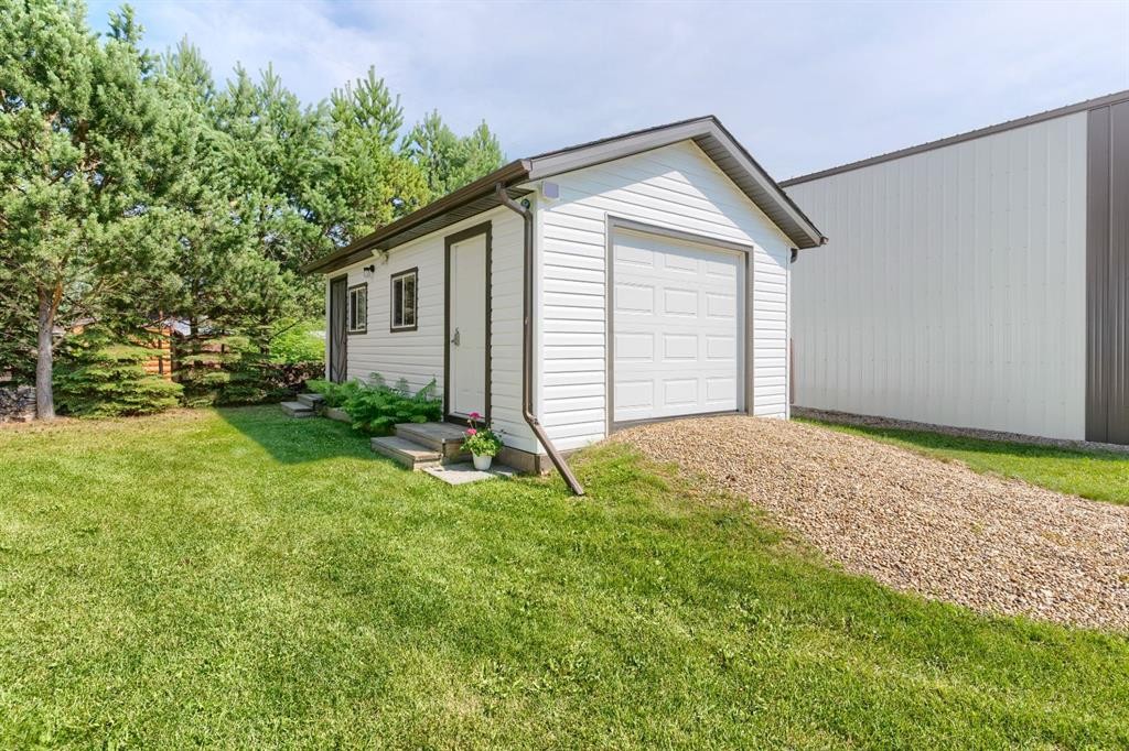 816 Baptiste Drive, West Baptiste, AB - Outdoor With Exterior