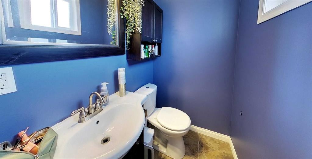 1402 Edson Drive, Edson, AB - Indoor Photo Showing Bathroom