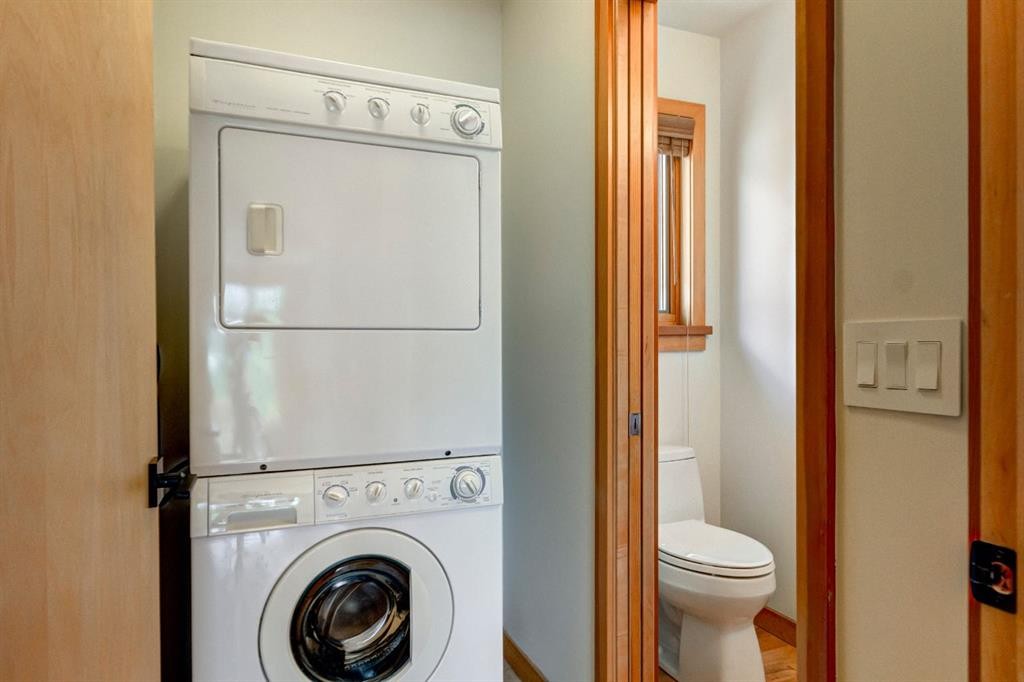 25-300 Eagle Terrace Road, Canmore, AB - Indoor Photo Showing Laundry Room