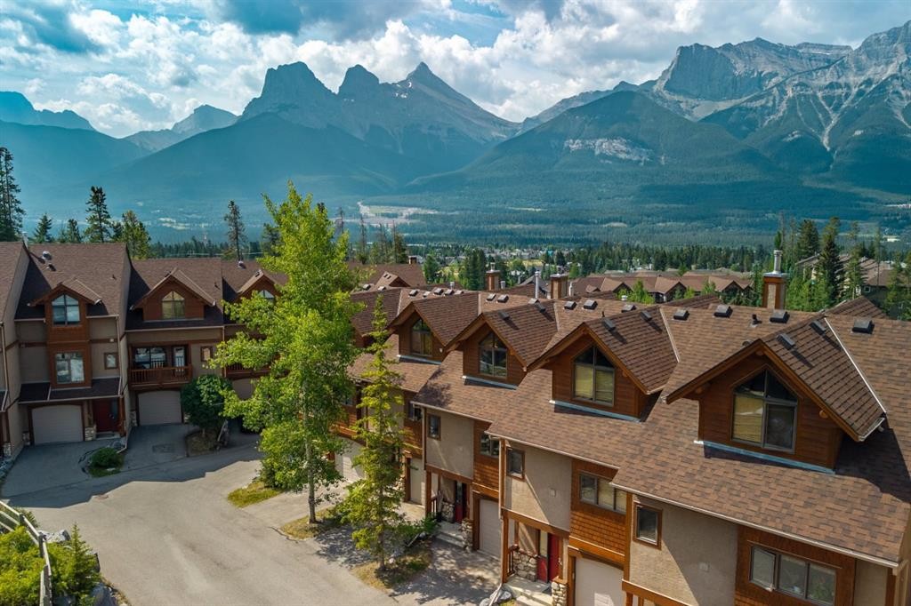 25-300 Eagle Terrace Road, Canmore, AB - Outdoor With Facade